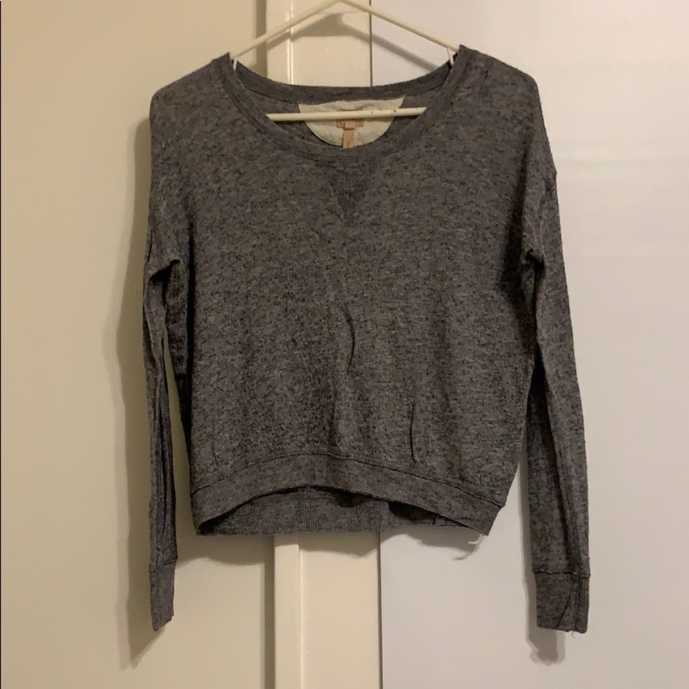 Long sleeve grey shirt